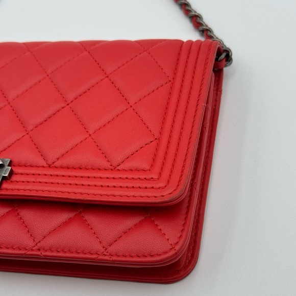 Chanel Quilted Lambskin Boy Red Wallet On Chain - Picture 6 of 17